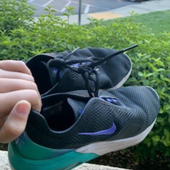 Nike Air Running Shoes - Picture 1 of 2